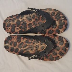 Crocs Flip in Animal Print. NWOT